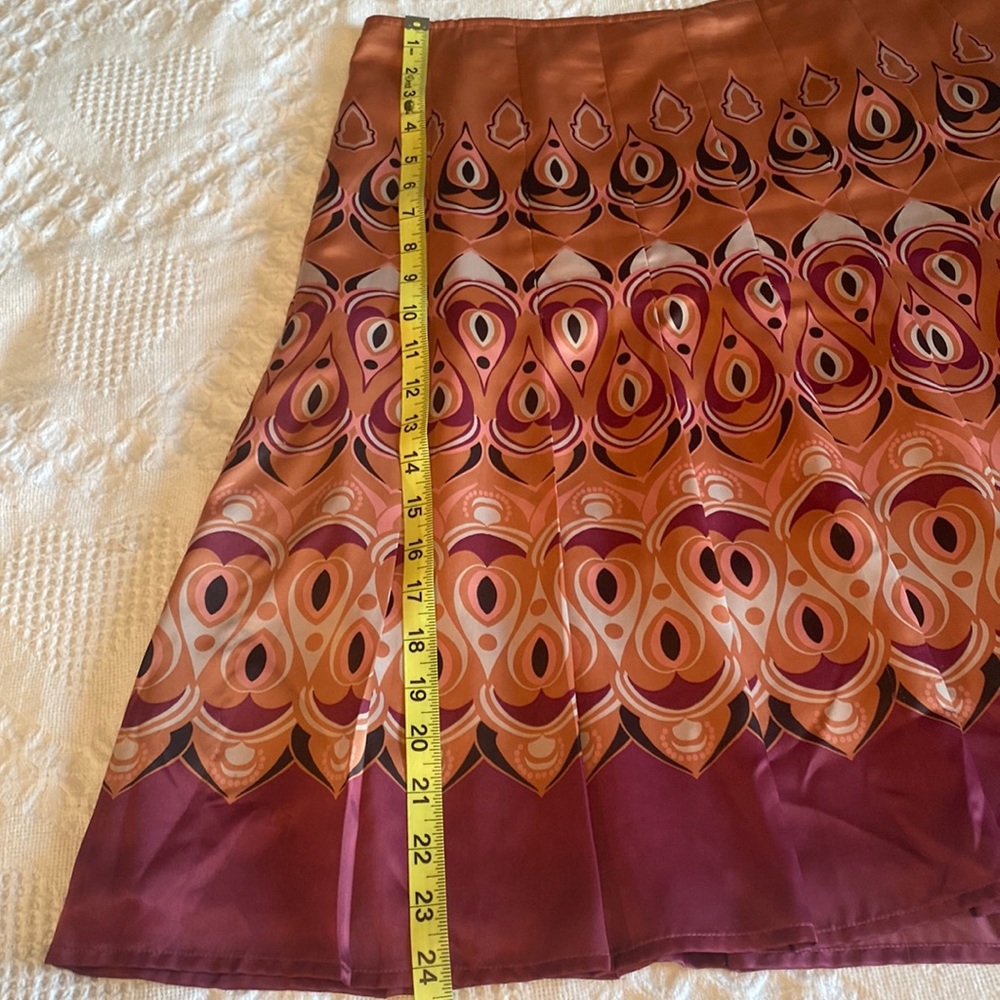 Beautiful silky feeling Axcess skirt. Size 10